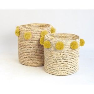Zestaw 2 koszy z włókien palmowych z żółtymi dekoracjami Madre Selva Milo Basket