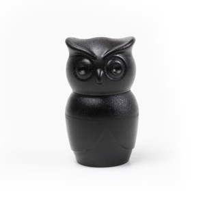 Czarny młynek do pieprzu w kształcie sowy Qualy&CO Owl