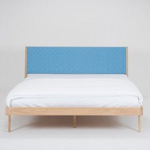 Łóżko z litego drewna dębowego z niebieskim zagłówkiem Gazzda Fawn, 140x200 cm