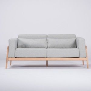 Niebieskoszara dwuosobowa sofa z konstrukcja z litego drewna dębowego Gazzda Fawn