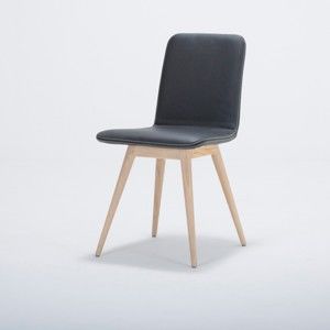 Krzesło z litego drewna dębowego z czarnym skórzanym siedziskiem Gazzda Ena