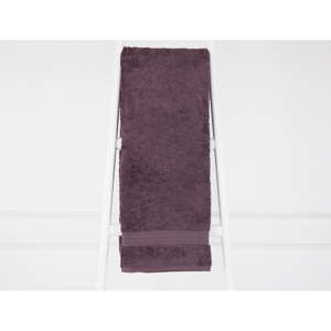 Ciemnofioletowy ręcznik ręcznik z włókien bambusowych Madame Coco Edith, 90x150 cm