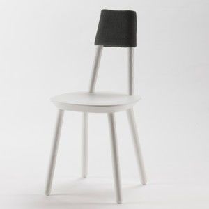 Białe krzesło z litego drewna EMKO Naïve