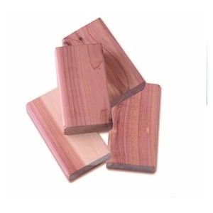 Zestaw 4 bloczków z drewna cedrowego do szafy Compactor