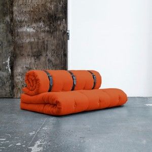 Sofa rozkładana z wyszywanym paskiem Karup Buckle Up Orange