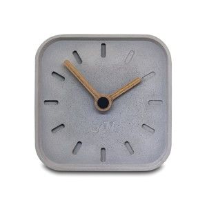 Betonowy zegar z pełnymi wskazówkami z drewna Jakuba Velínskiego BASE