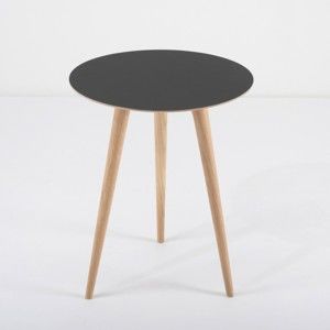 Dębowy stolik z czarnym blatem Gazzda Arp, Ø 45 cm