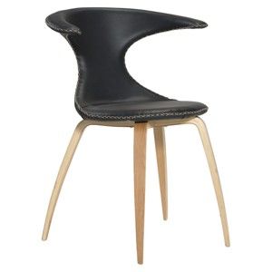 Czarne krzesło skórzane z drewnianymi nogami DAN–FORM Denmark Flair