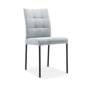 Jasnoniebieskie krzesło z czarnymi nogami Mossø Harna