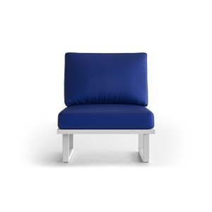 Niebieski fotel ogrodowy z jasnymi nóżkami Marie Claire Home Angie