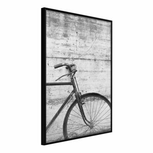 Plakat w ramie Artgeist Bicycle Leaning Against the Wall, 30x45 cm