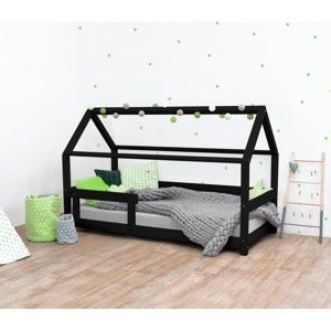 Czarne łóżko dziecięce z bokami z naturalnego drewna świerkowego Benlemi Tery, 90x190 cm