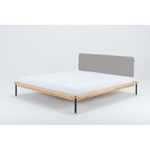 Dwuosobowe łóżko z drewna dębowego Gazzda Fina Nero, 160x200 cm