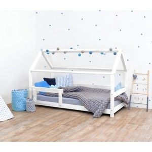 Białe łóżko dziecięce z bokami z naturalnego drewna świerkowego Benlemi Tery, 90x200 cm