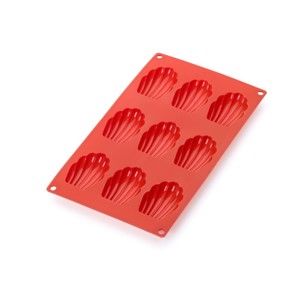 Czerwona silikonowa forma do 9 ciasteczek muszelek Lékué