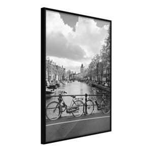 Plakat w ramie Artgeist Bicycles Against Canal, 20x30 cm