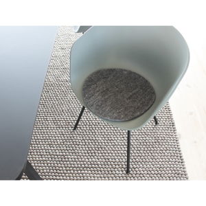 Antracytowa filcowa poduszka na krzesło z wełny Wooldot Felt Chair Pad, ⌀ 40 cm