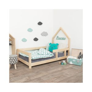 Naturalne łóżko dziecięce w kształcie domku z barierką po prawej stronie Benlemi Lucky, 70x160 cm
