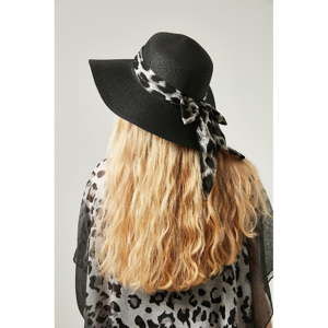 Czarny damski słomiany kapelusz z chustką Alexander McKensey Leopard