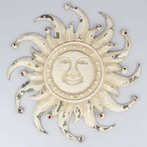 Białe metalowe słońce dekoracyjne Dakls Sun
