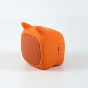 Pomarańczowy przenośny głośnik Bluetooth Qushini Speaker