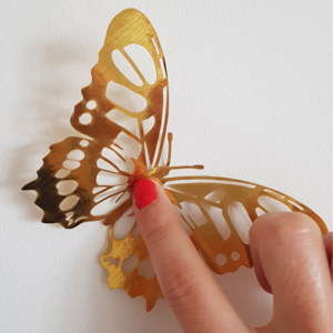Zestaw 36 naklejek w kształcie motyli w złotej barwie Ambience Butterflies Gold