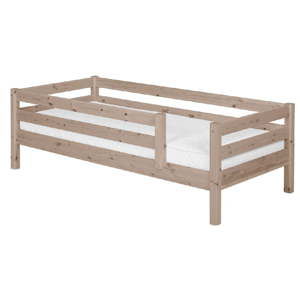 Brązowe łóżko dziecięce z drewna sosnowego z barierkami Flexa Classic, 90x200 cm