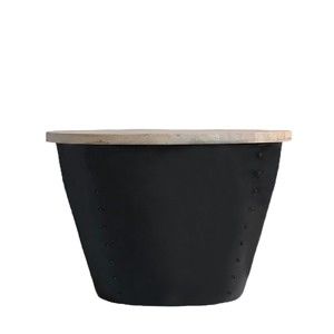 Czarny stolik z blatem z drewna mango LABEL51 Indi, ⌀ 60 cm